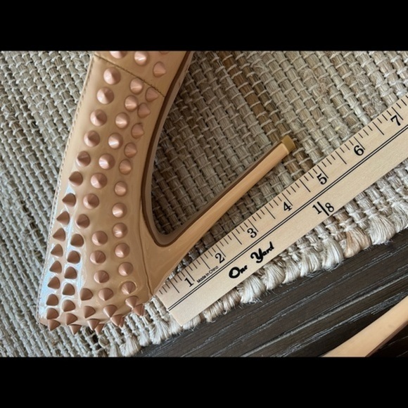 Kandee Teaser NWOB Nude Spiked Heels - Picture 10 of 13